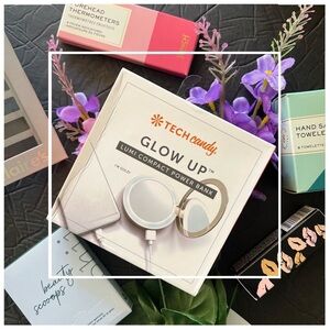 Tech Candy Glow Up Compact Mirror Power Bank